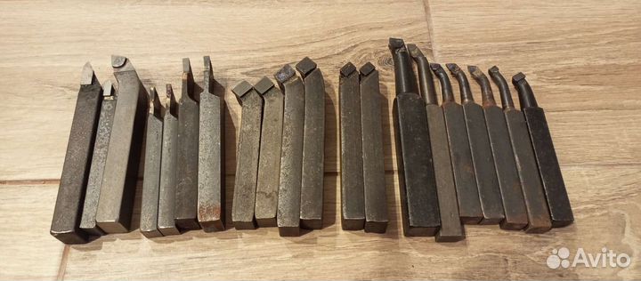 Токарные резцы