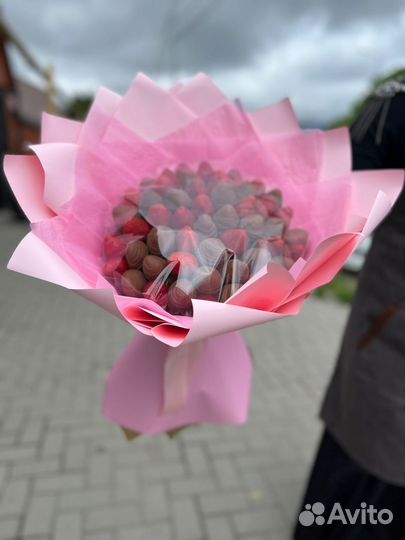 Клубника в шоколаде букеты