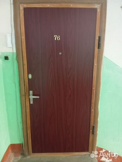 Продам входную дверь бу