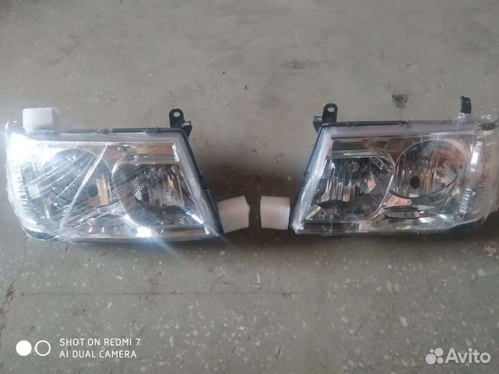 Комплект фар Тойота Ленд Крузер 100. 98-05 г.в