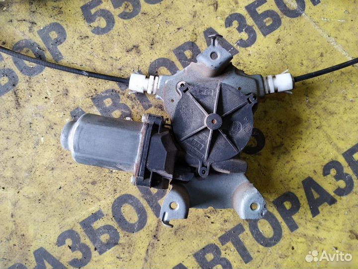 Nissan Primera P12 Стеклоподъемник электр. задн R