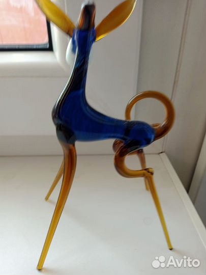 Статуэтка из дутого стекла