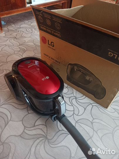 Пылесос LG красный