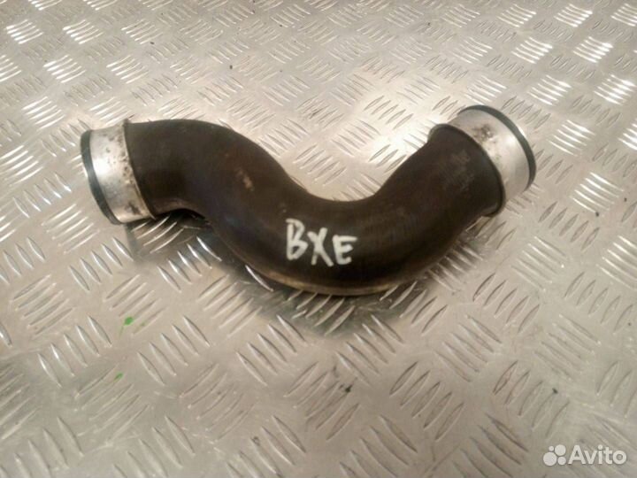 Патрубок (трубопровод, шланг) Volkswagen 1K0145762