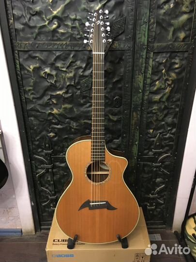 Электроакустическая 12-струнная гитара Breedlove