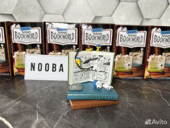 Фигурки Snoopy Book