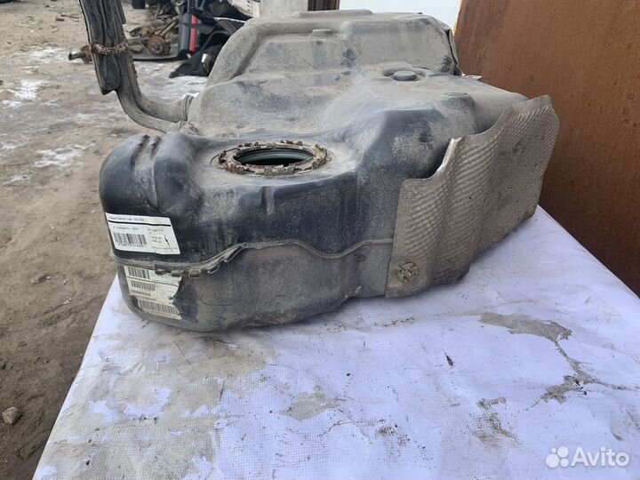 Бензобак vw passat cc до рест