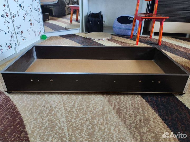 Ящик на колесах под кровать