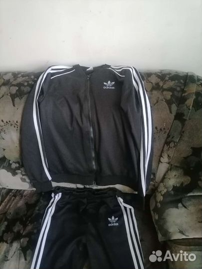 Спортивный костюм женский