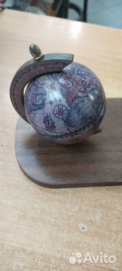 Настольный прибор с глобусом