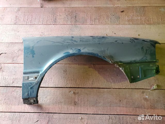 Крыло переднее правое Audi 80