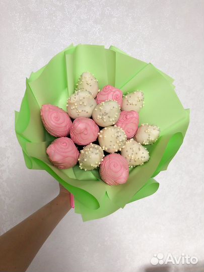 Клубника в шоколаде букеты с цветами 8 марта