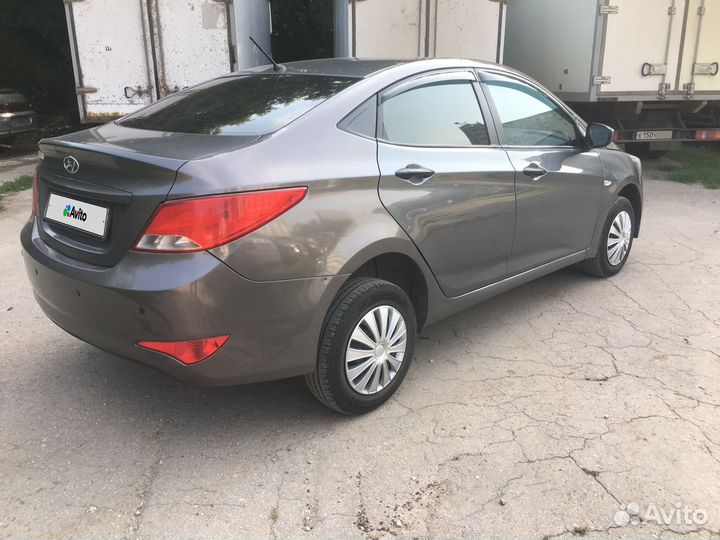 Hyundai Solaris 1.4 AT, 2015, 182 680 км