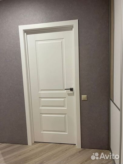 Двери межкомнатные классические белые
