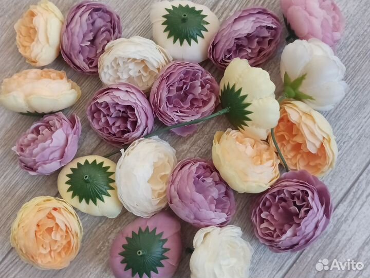 Искусственные цветы, крупные и мелкие