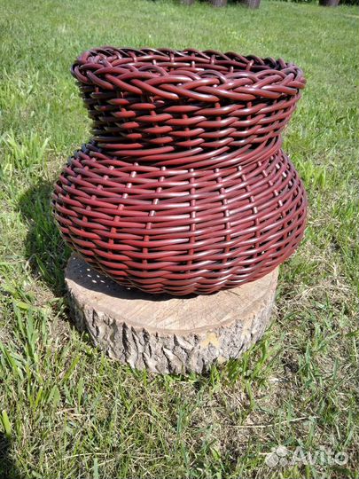 Ваза из ротанга