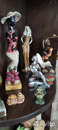 Статуэтки