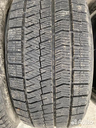 Bridgestone Blizzak Ice 215/50 R17 91S