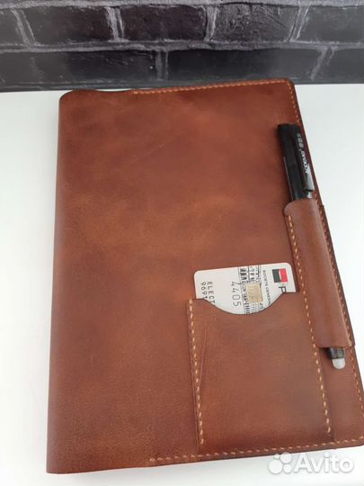 Кожаная обложка для блокнота или книги