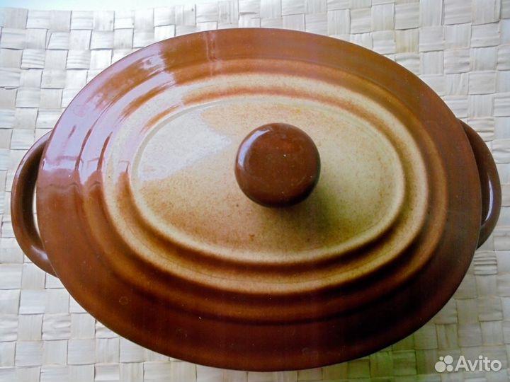 Блюдо 1 л из жаропроч керам с крышкой и ручками