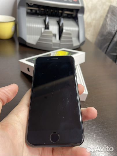 iPhone SE (2020), 64 ГБ