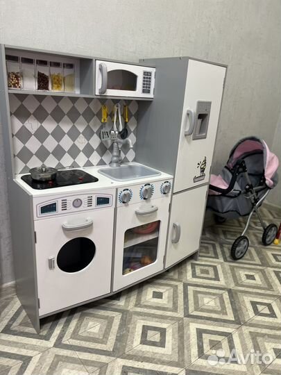 Детская игровая кухня деревянная