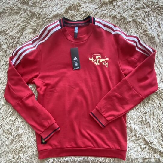 Спортивный свитшот adidas