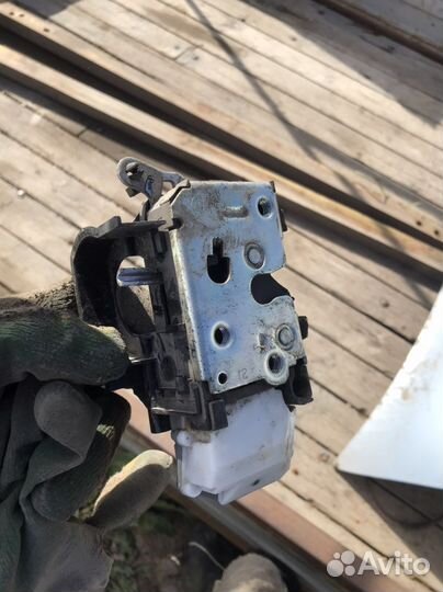 Замок передней левой двери фиат альбеа