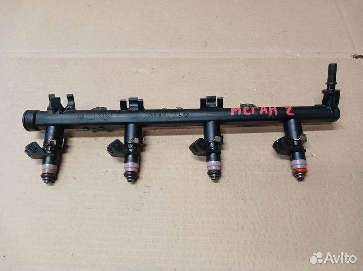 Топливная рампа с форсунками Renault Megane 2