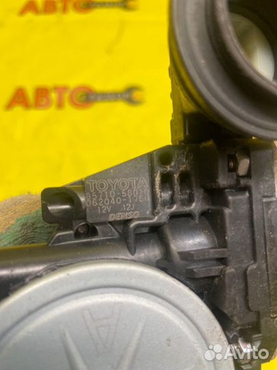 Мотор стеклоподъемника передний правый Toyota Mark