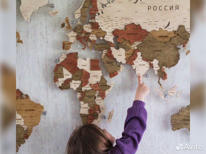 Карта мира из дерева на стену