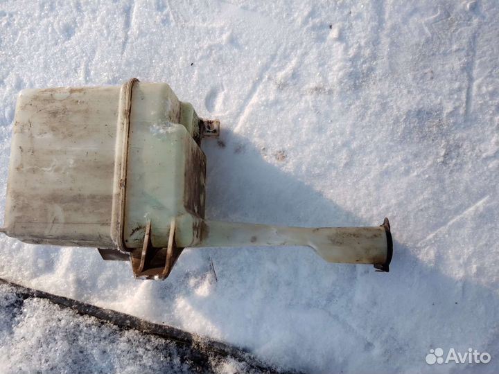 Бачок омывателя toyota camry 30