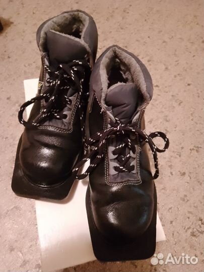 Ботинки лыжные 35 размер