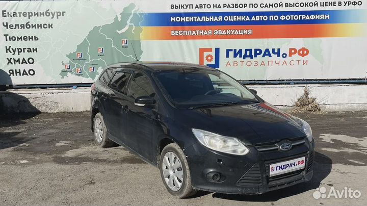 Стекло двери передней левой Ford Focus 3 1742302