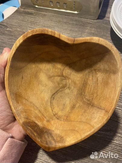 Тарелка деревянная в виде сердца