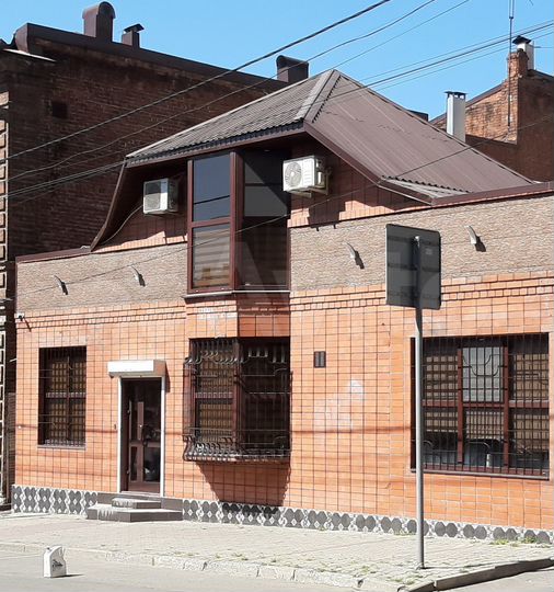 Здание с арендаторами (арендный бизнес) 100 м²