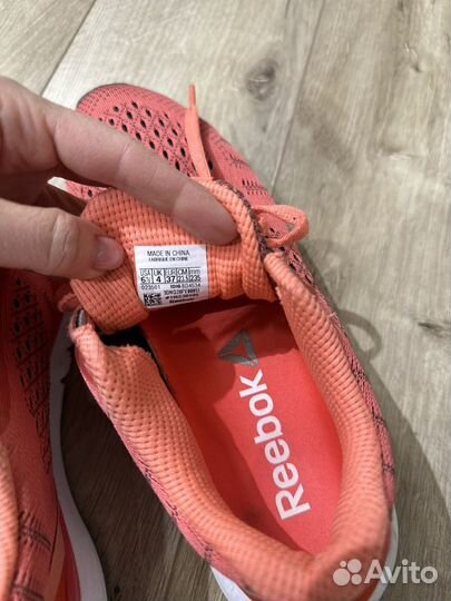 Кроссовки reebok женские 37