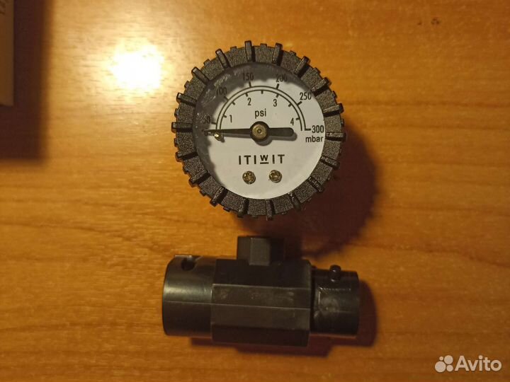 Манометр проходной для лодки пвх Декатлон
