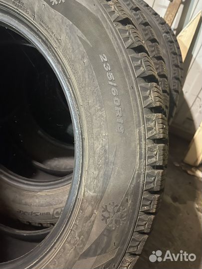 Roadstone Winguard WinSpike SUV 235/60 R18 107T