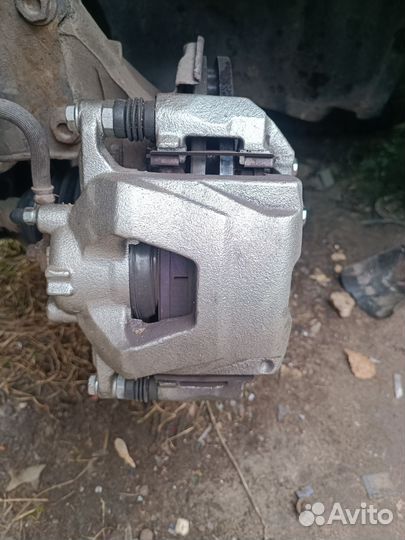 Суппорт передний левый Chevrolet Cruze