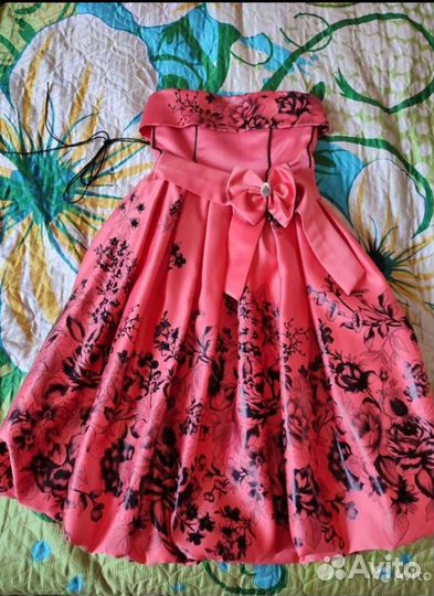 Платье праздничное