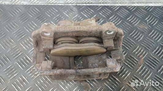 Суппорт тормозной передний правый opel vivaro (5AG27N701)