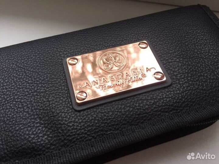 Anastasia Beverly Hills пенал для бровистов