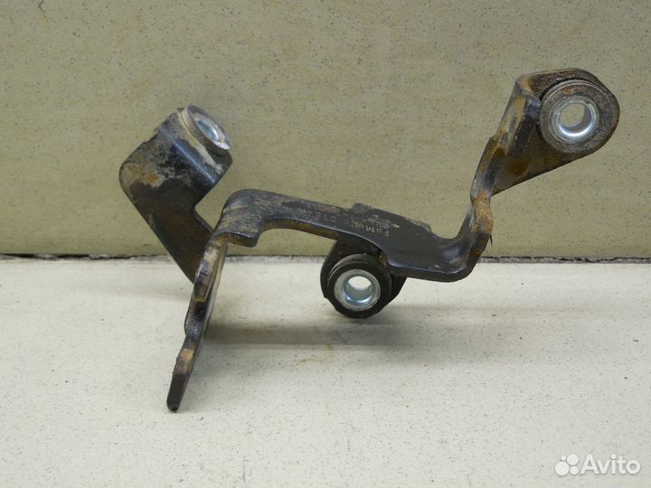 Кронштейн (сопут. товар) Kuga 2008-2012