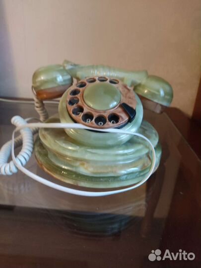 Старый советский телефон