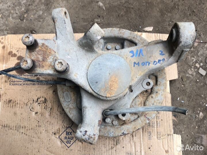 Задний левый кулак Ford Mondeo 2