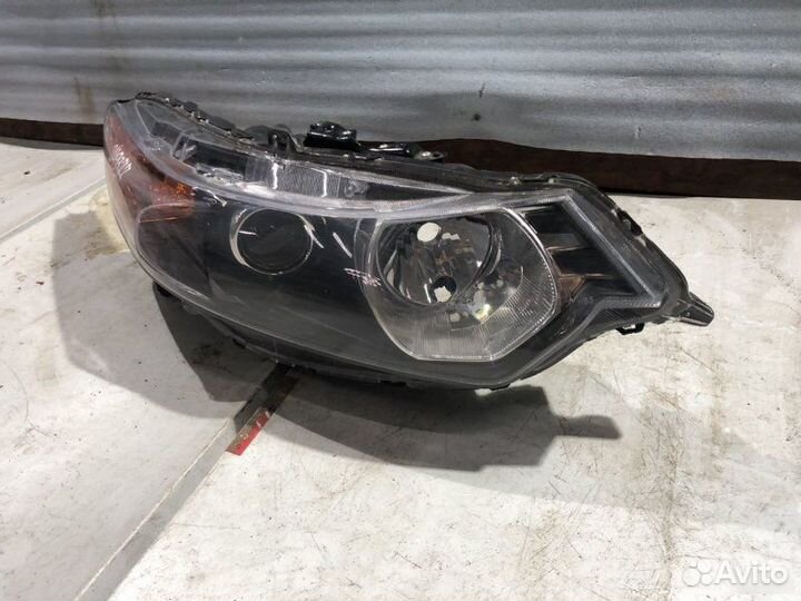 Фара правая Honda Accord 8