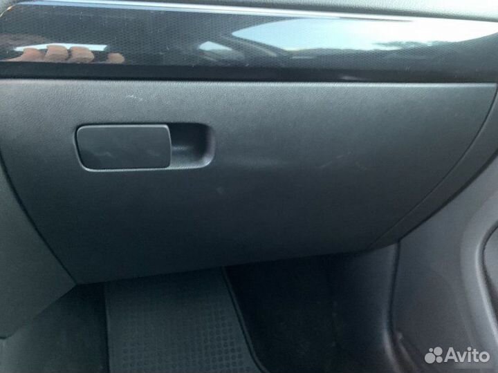 Бардачок Volkswagen Jetta 6