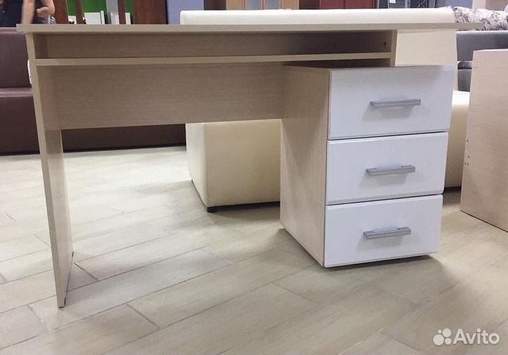 Стол компьютерный Симба