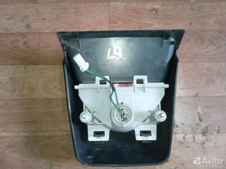 Стоп сигнал Mitsubishi Lancer 9